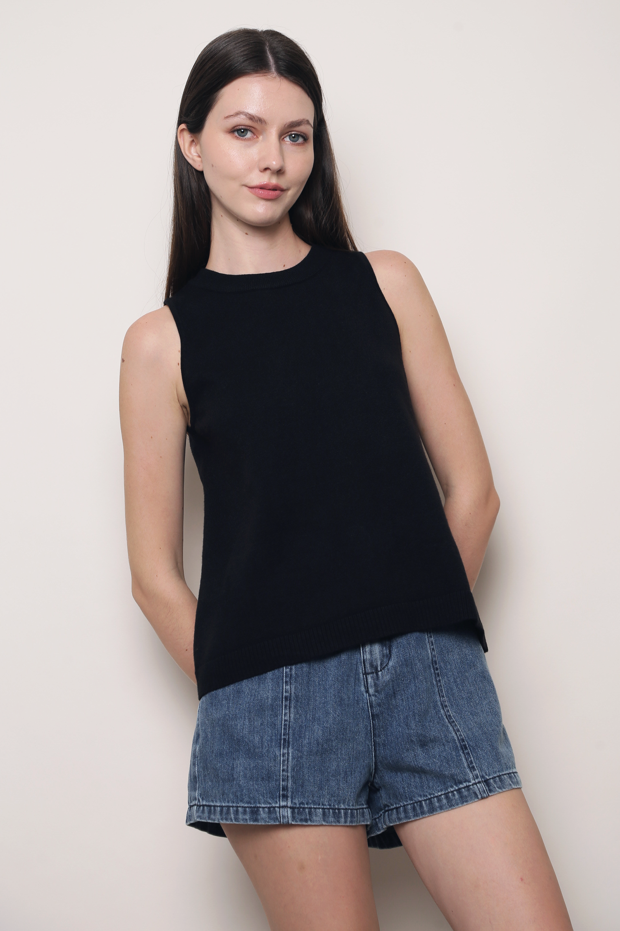 Boulevard Sleeveless Knit Vest Black