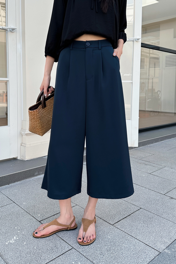 City Pleat Culottes Navy