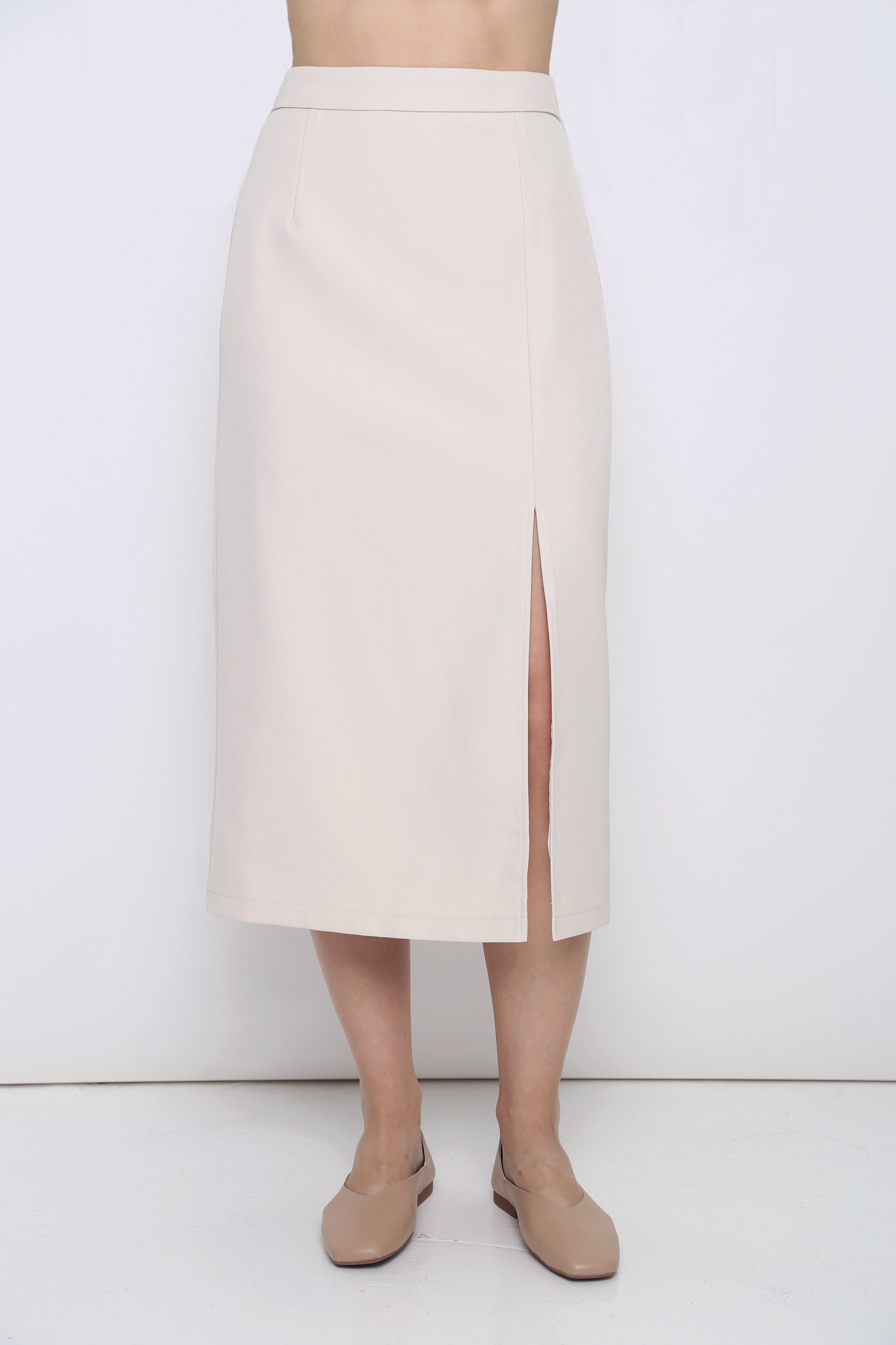 Desk To Dinner Slit Skirt Ecru (Restock)