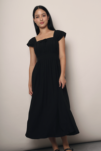 Dreamy Fan Sleeves Pleat Dress Black