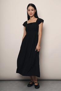 Dreamy Fan Sleeves Pleat Dress Black