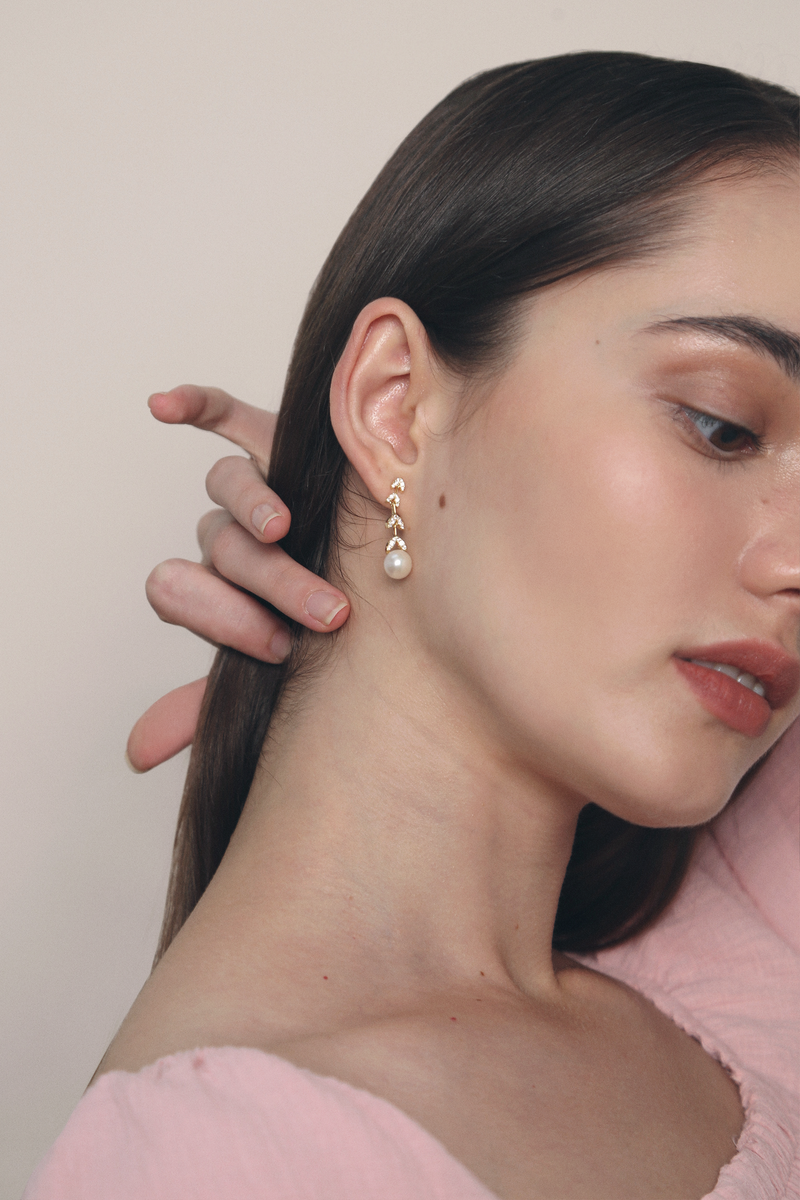 Mismatch Pearl Earrings