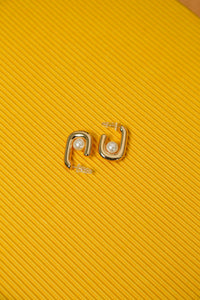 Pearl in Frame Earring