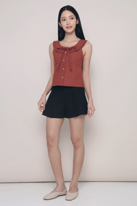 Hansel Pleated Sleeveless Blouse Brick