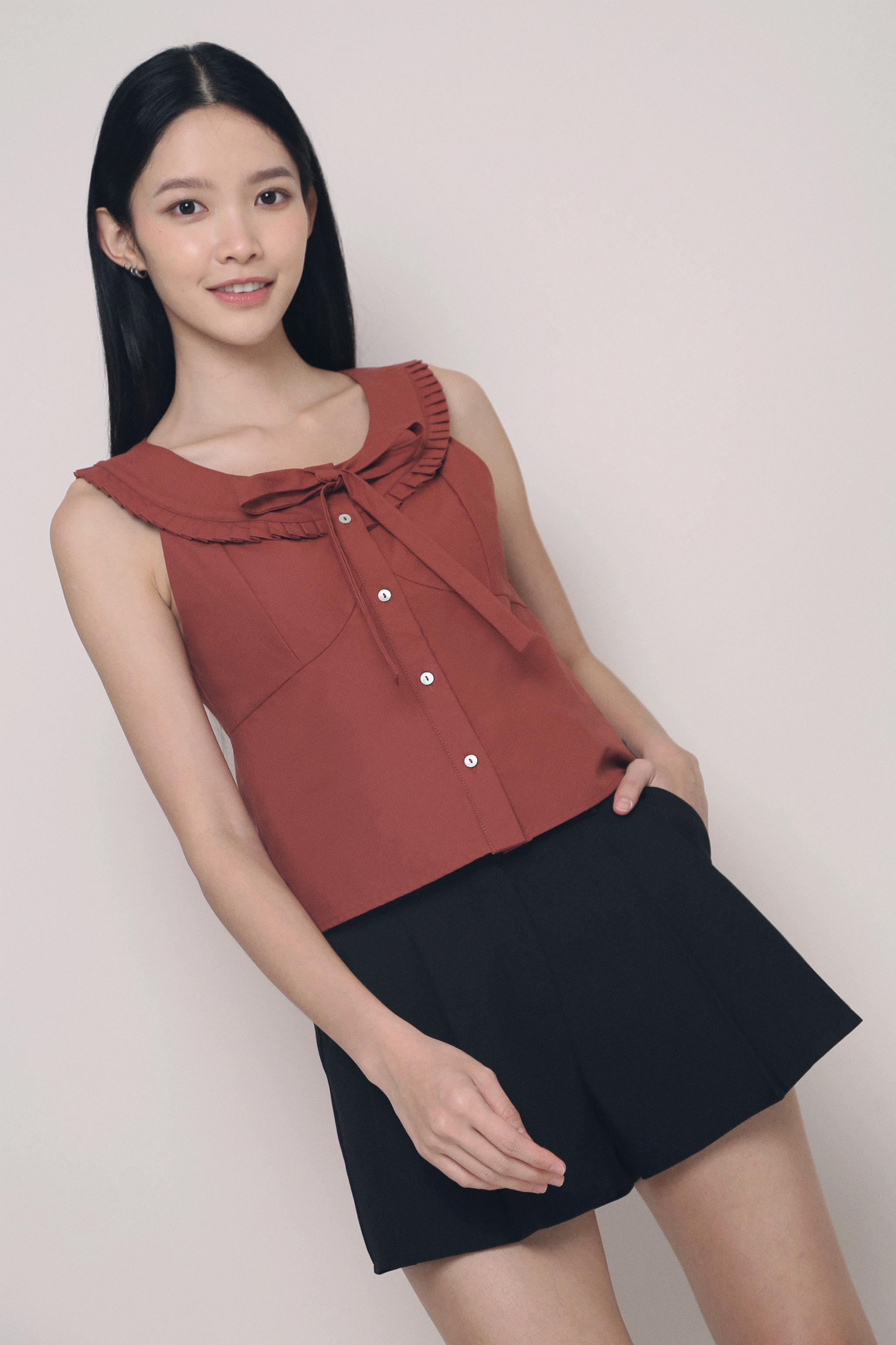 Hansel Pleated Sleeveless Blouse Brick
