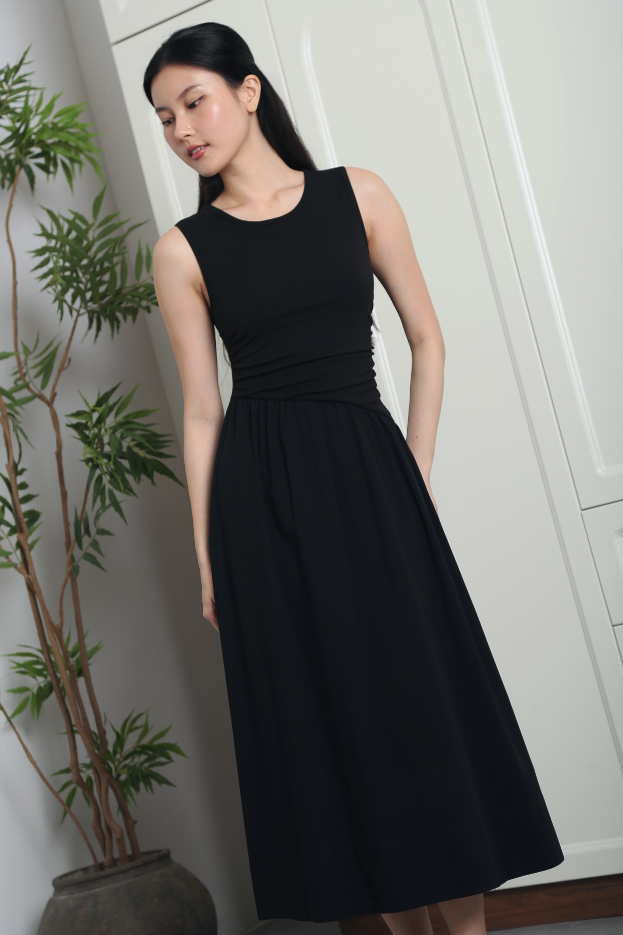 Hepburn Slant Waist Midi Dress Black (Backorder II)