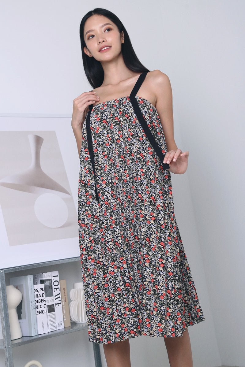 Lavie Pressed Pleat Floral Dress Black