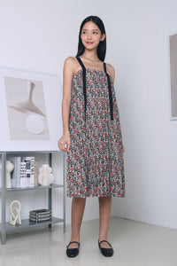 Lavie Pressed Pleat Floral Dress Black