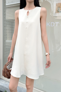 Pretty Mood Keyhole Shift Dress Ivory