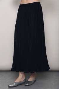 Swan Veil Pressed Pleat Skirt Black