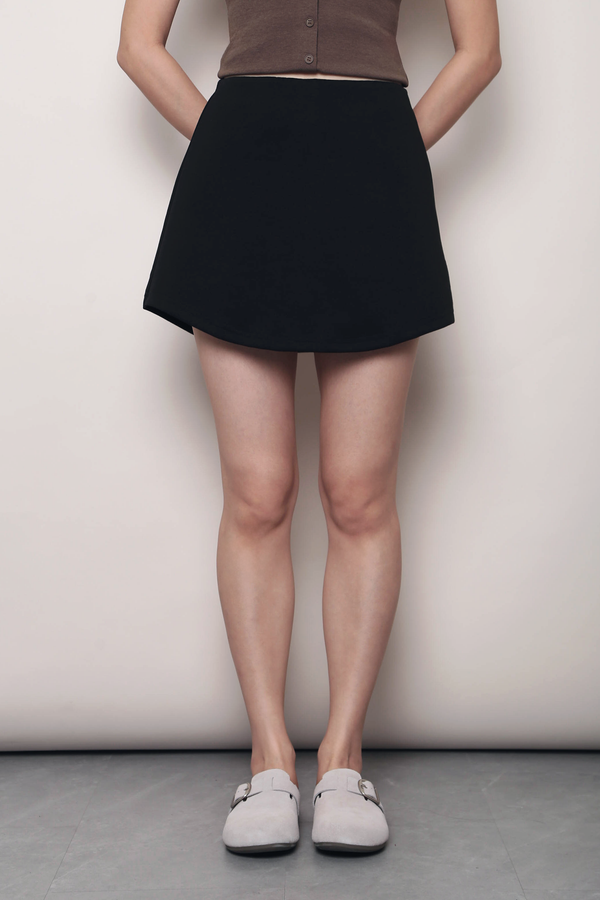 Wear Anywhere Curved Hem Skorts Black (Backorder)