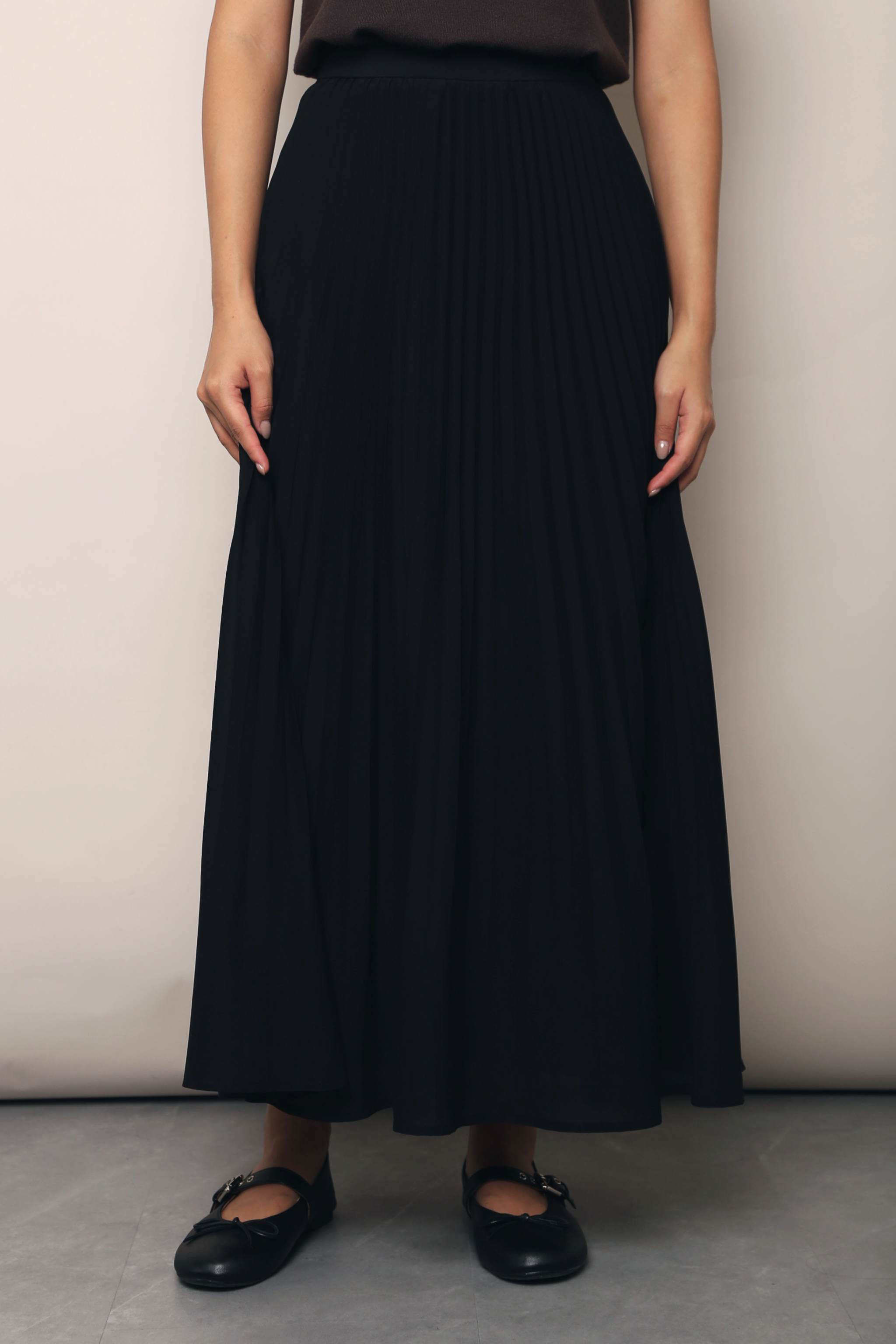 Whisper Pleat Fishtail Skirt Black (Backorder)