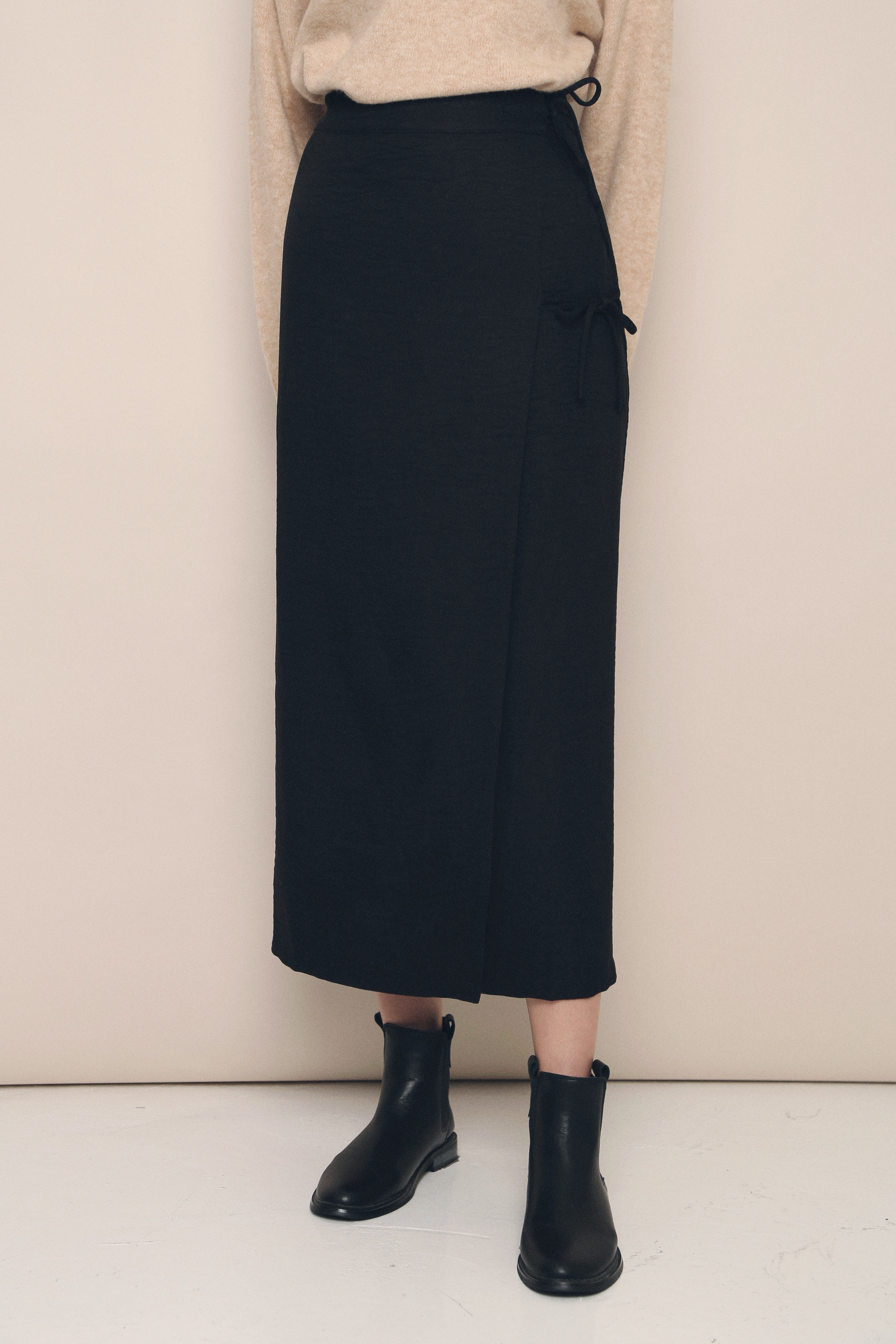 Carter Wrap Tie Skirt Black