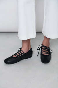 Eleanor Lace Up Leather Flats Black