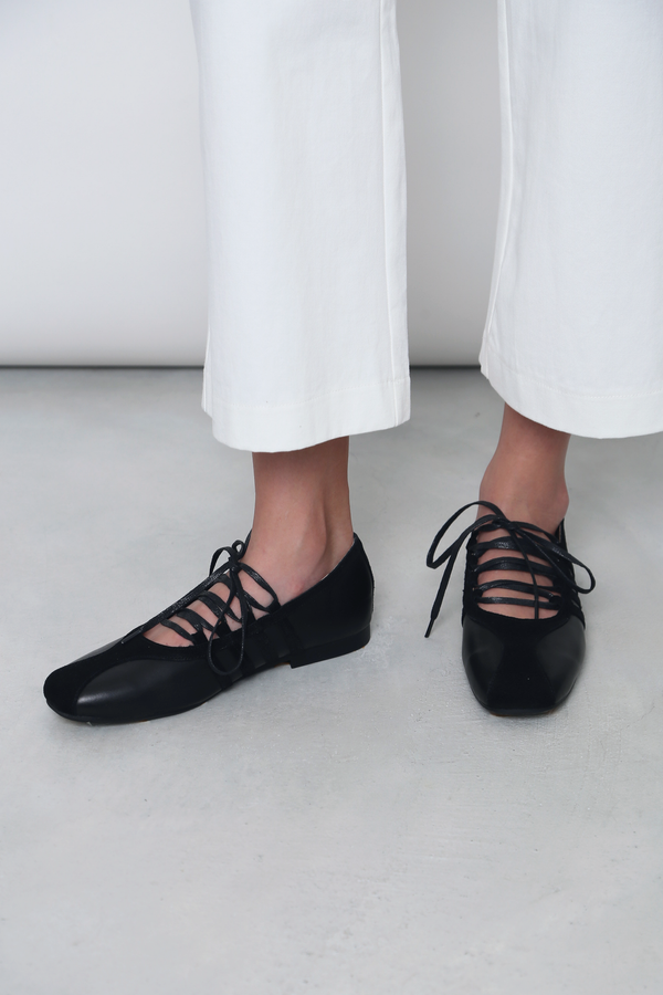 Eleanor Lace Up Leather Flats Black