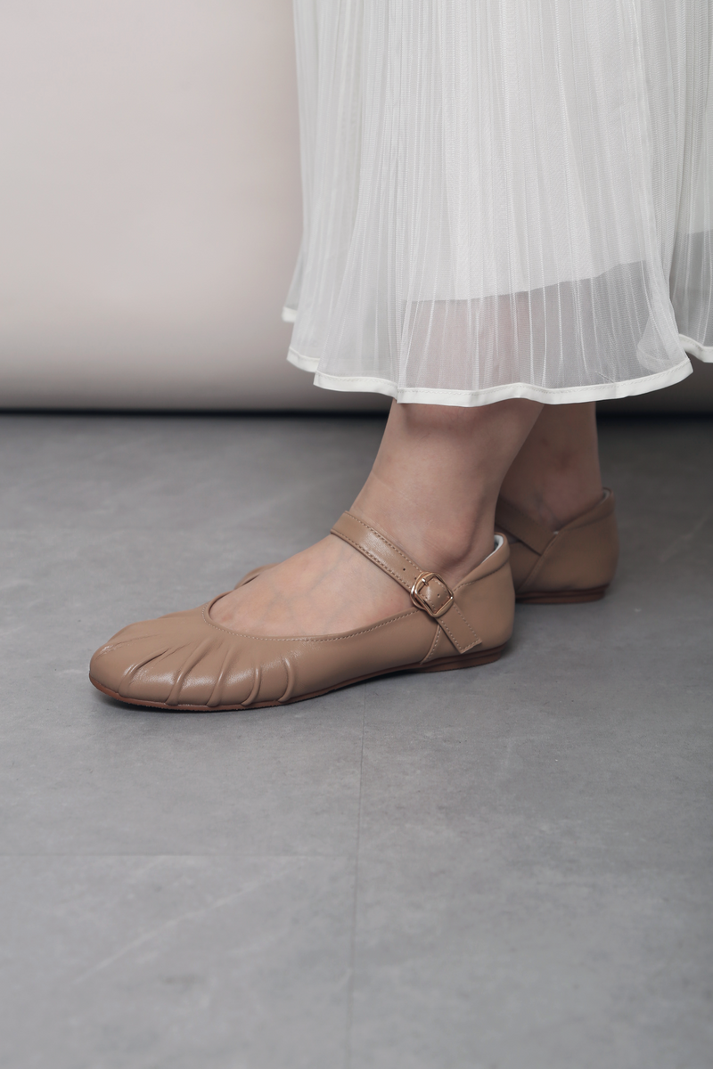 Etoile Gathered Mary Janes Caramel