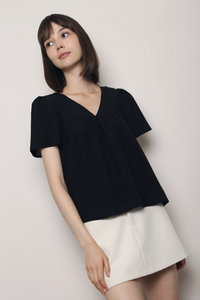 Flutter Kiss Blouse Black