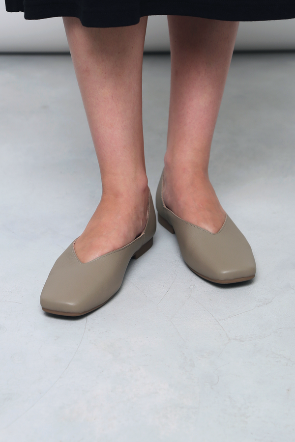 Mollie V2 Leather Shoes Neutral Taupe (Restock)