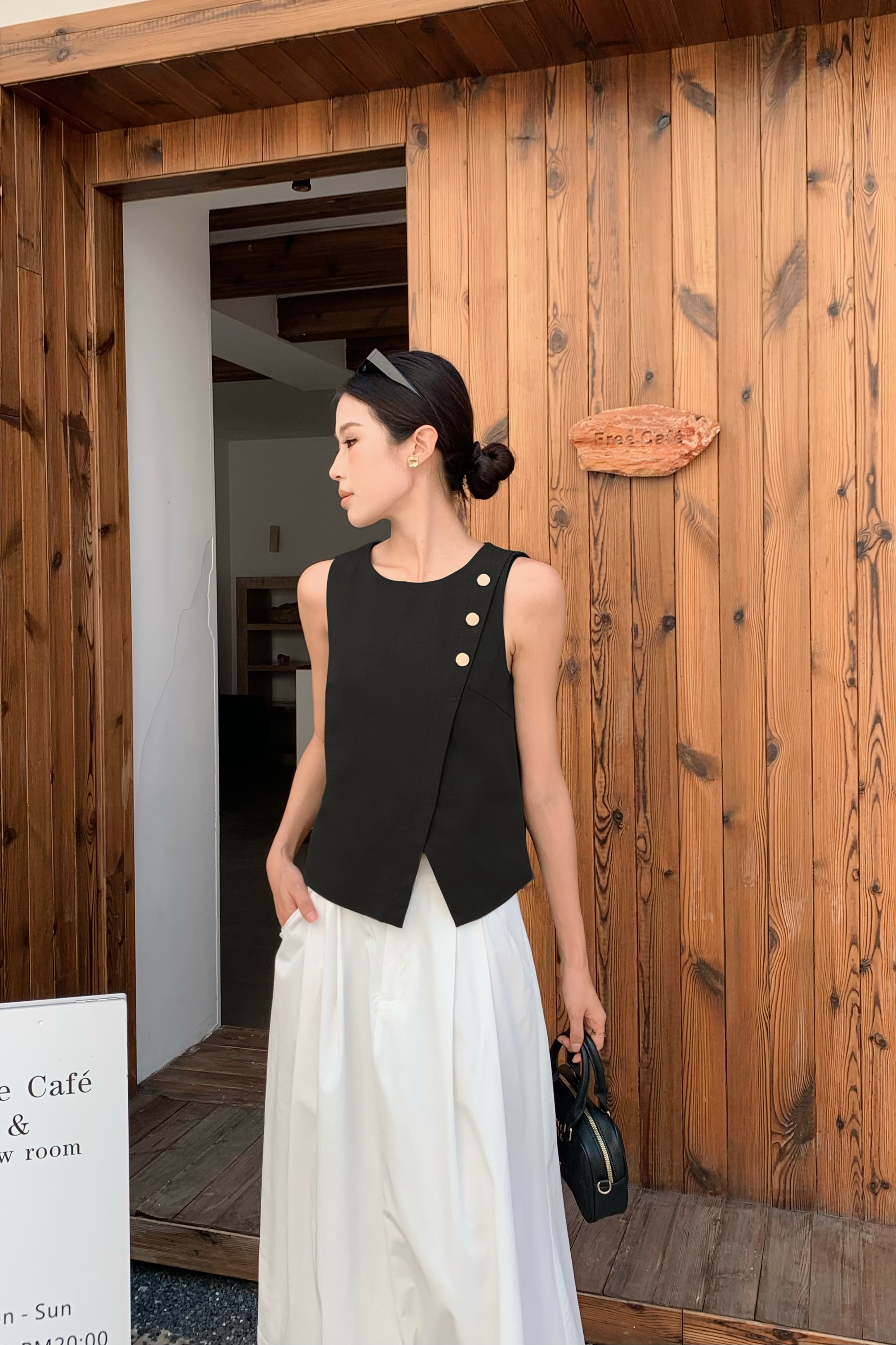 Montrose Button Top Black (Backorder)