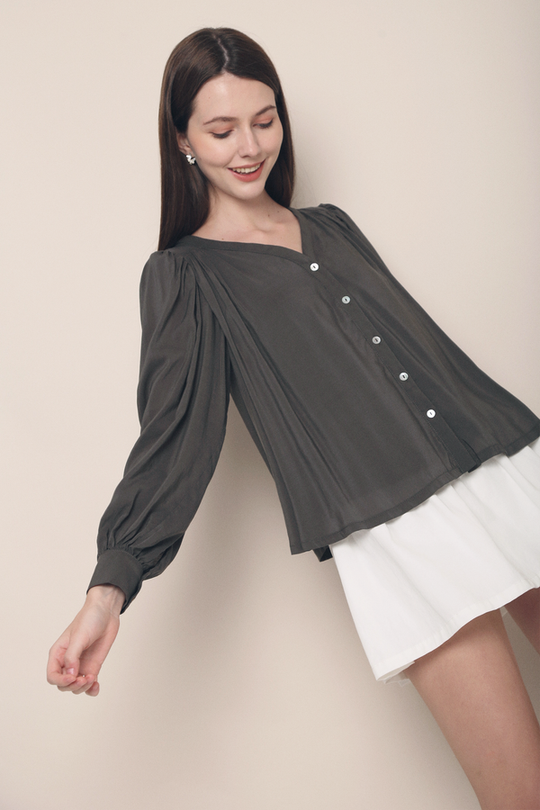 Nari Soft Pleat Blouse Taupe