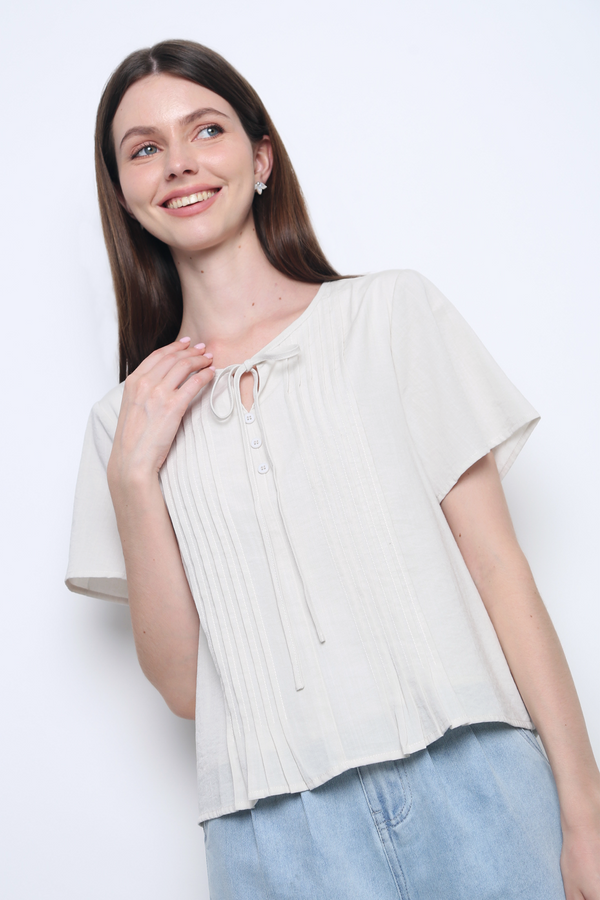 Rue Pleats Blouse Ecru