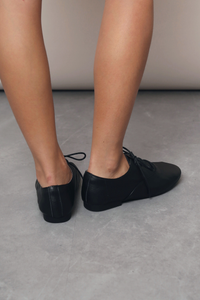 Scholar Lace Flats Black