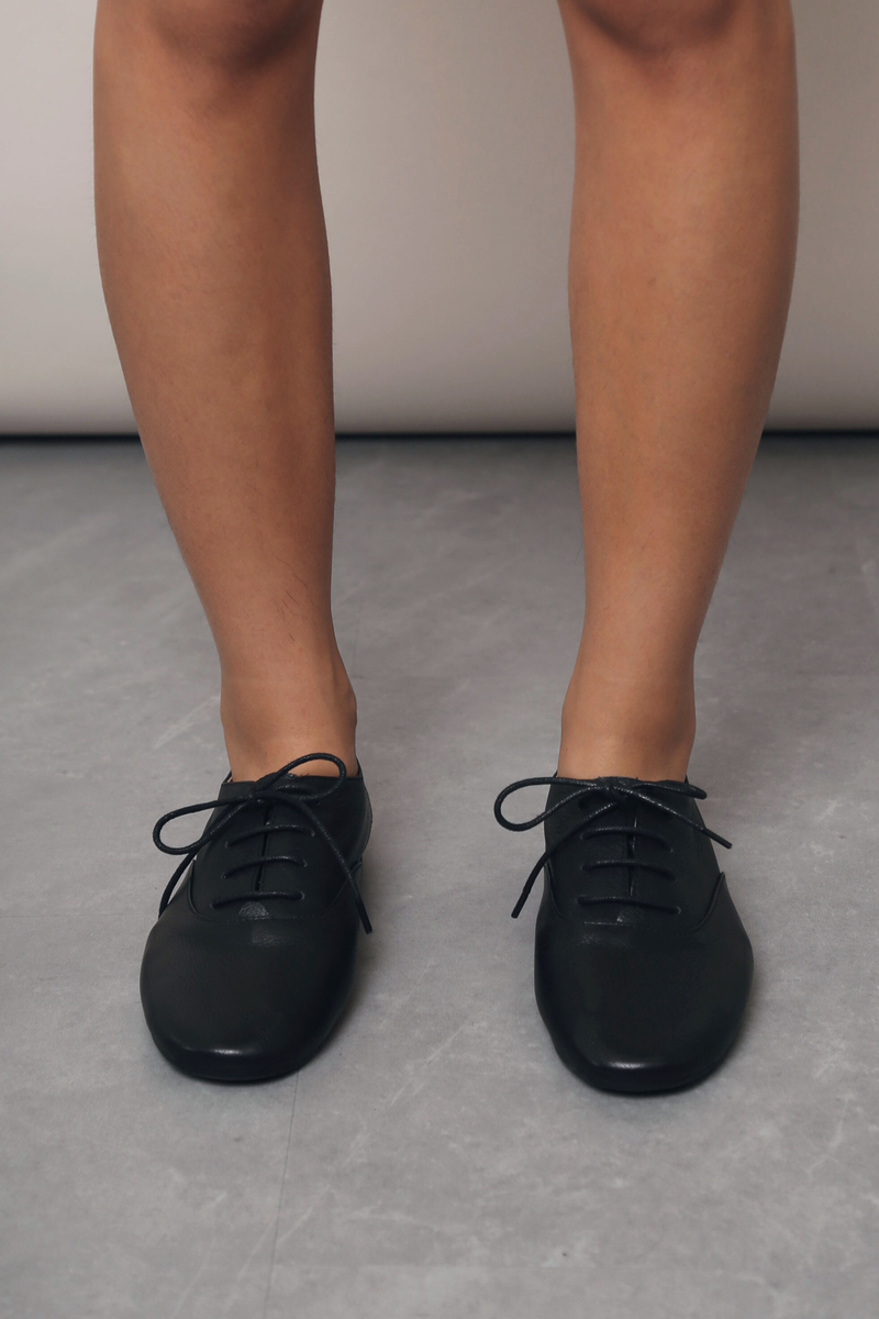 Scholar Lace Flats Black