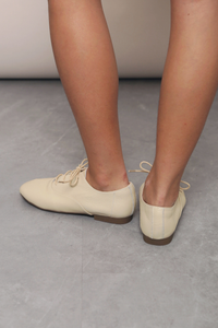 Scholar Lace Flats Cream
