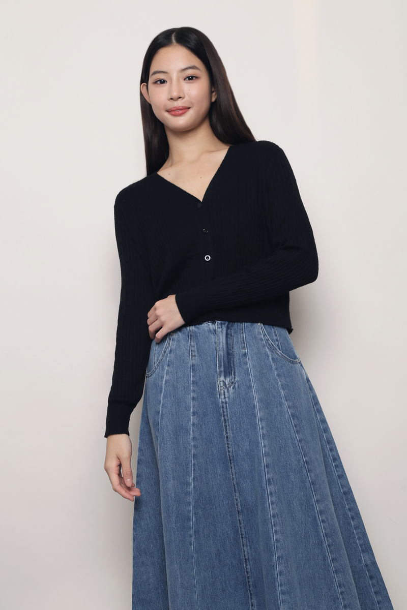Soft Season Cropped Knit Cardigan Black (Backorder)