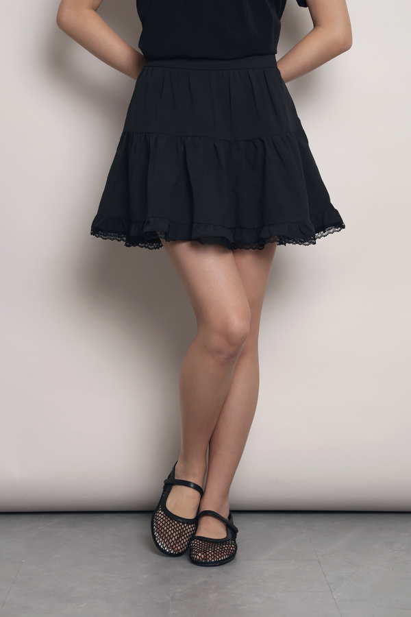 Tier We Go Lace Skirt Black