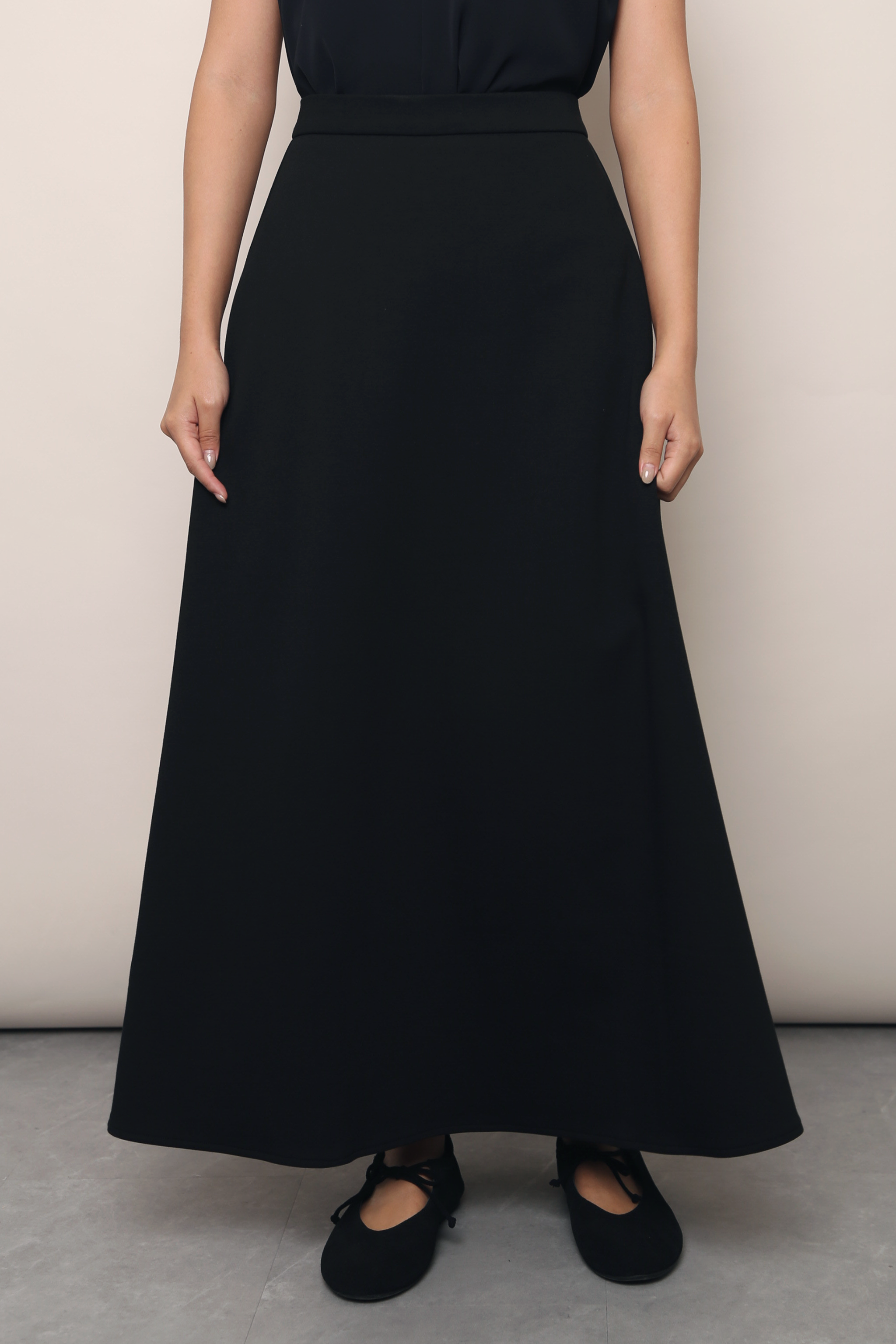 Waltz Skater Midi Skirt Black