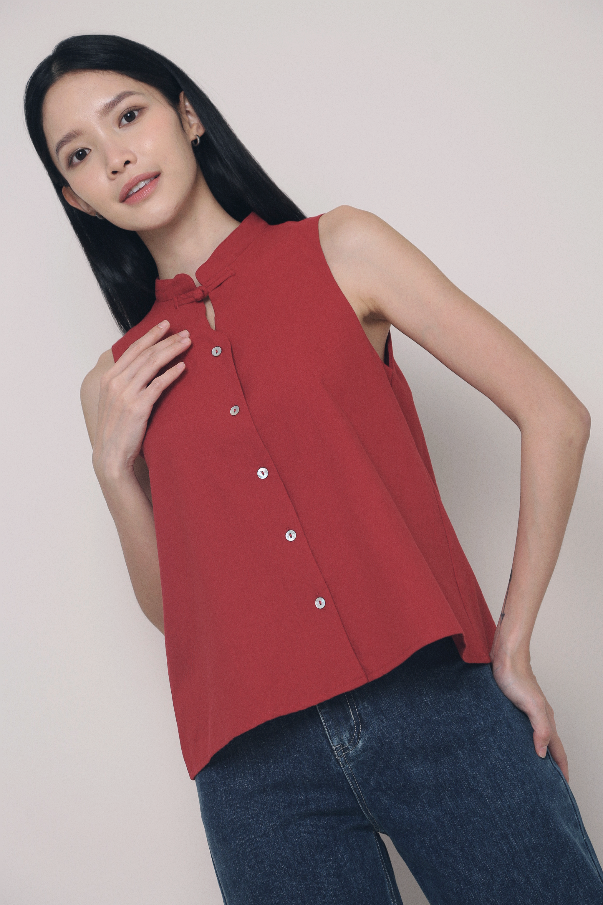 Xin Oriental Sleeveless Blouse Wine